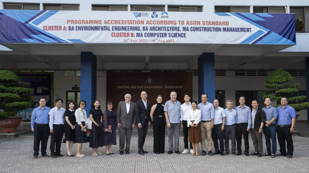 Giáo Viên ĐH Bách Khoa và tiếp đoàn kiểm định ASIIN tại trường Đại học Bách khoa