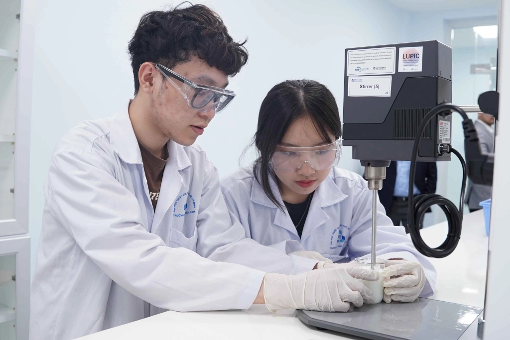 Hệ thống 2 phòng lab trọng điểm quốc gia tại ĐH Bách Khoa