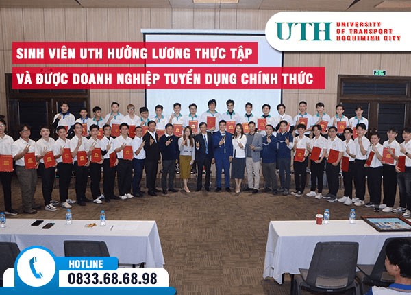 Sinh viên Đại Học Giao Thông Vận Tải (UTH) nhận Giấy chứng nhận tốt nghiệp và xác nhận hoàn thành Học kỳ doanh nghiệp tại lễ tổng kết